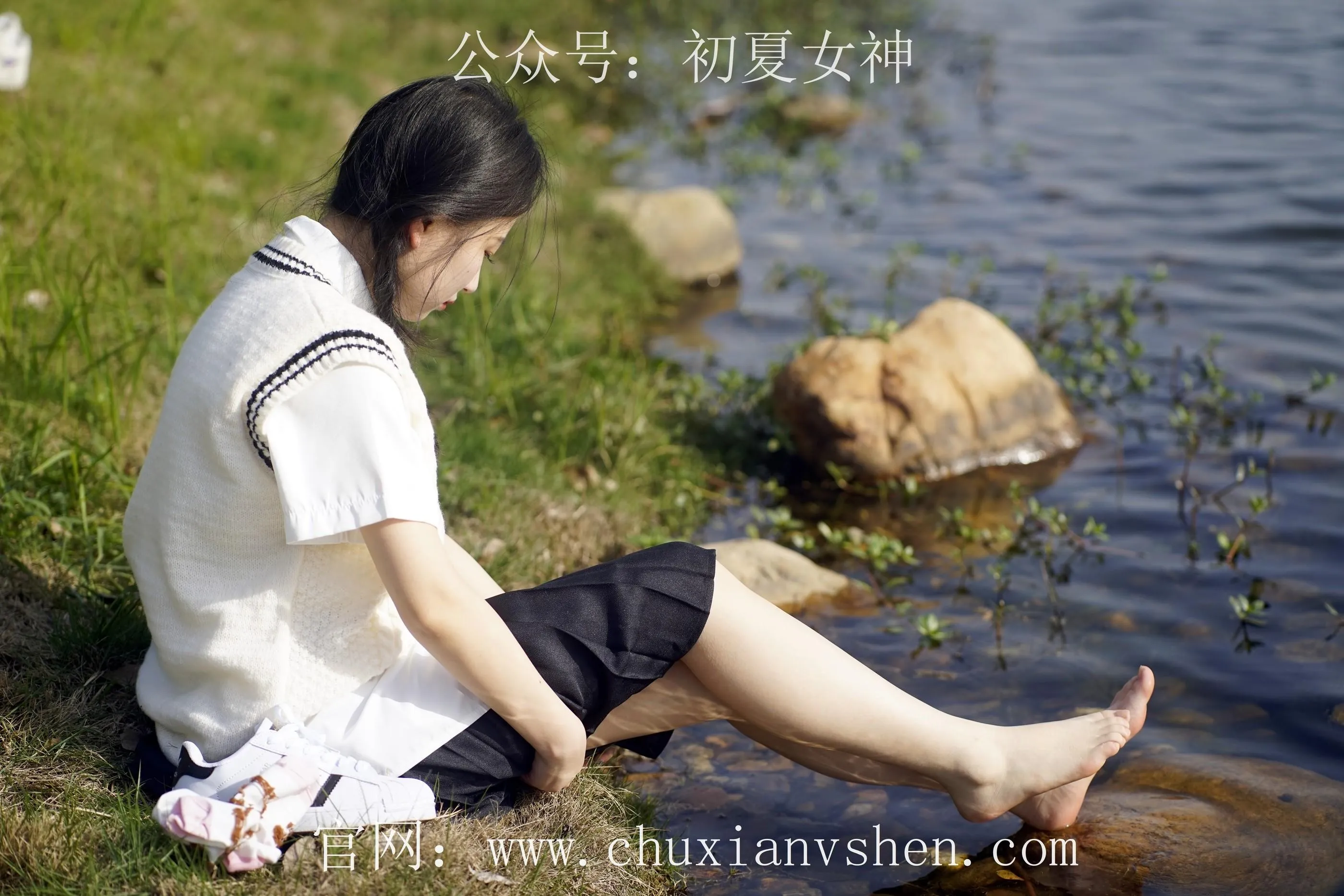 初夏女神 NO.061 念念 春秋JK套搭配三叶草贝壳头鞋 [115P]插图7